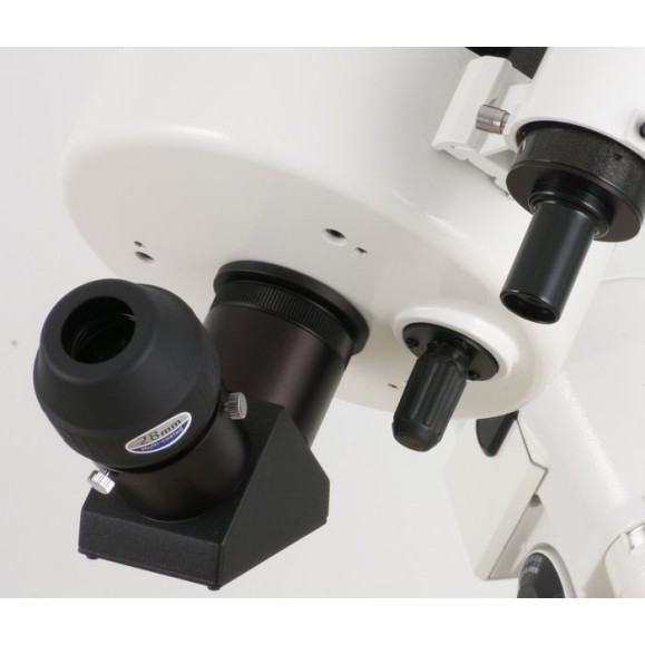 Télescope Maksutov-Cassegrain SkyWatcher 180/2700mm avec monture NEQ5