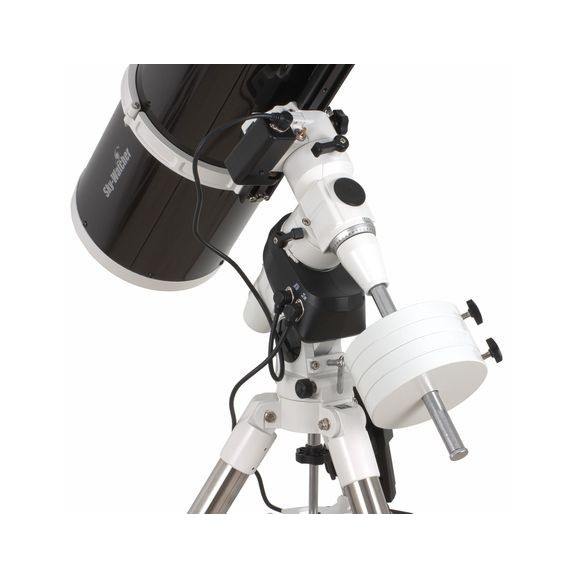 Télescope Maksutov-Cassegrain SkyWatcher 180/2700mm avec monture GoTo NEQ5 Pro