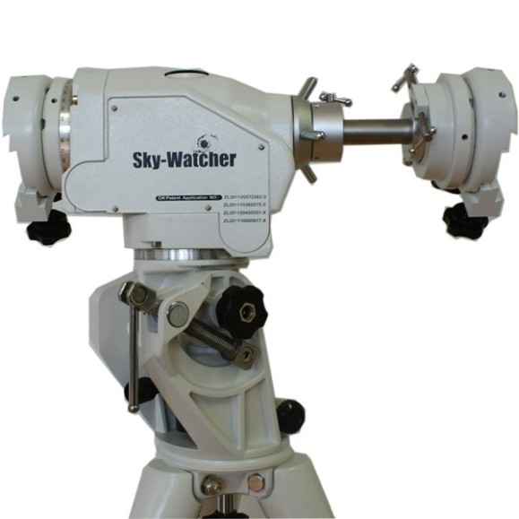 SkyWatcher Télescope réflecteur Black Diamond 200 800 DUAL SPEED SkyWatcher sur monture AZQ6 Pro Goto