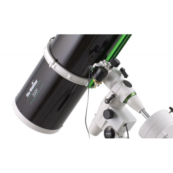 Télescope Newton SkyWatcher 200/1000mm avec monture NEQ5 et deux moteurs