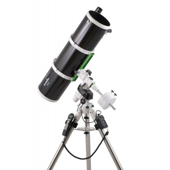 Télescope Newton SkyWatcher Black Diamond Black Diamond Dual Speed 200/1000 NEQ5 PRO GOTO