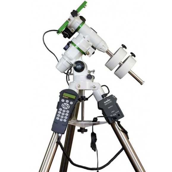 Skywatcher Télescope réfracteur Black Diamond 80ED avec monture EQM-35 PRO Goto