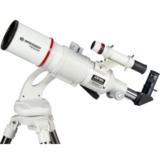 Télescope réfracteur...