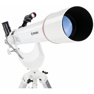 Télescope réfracteur...