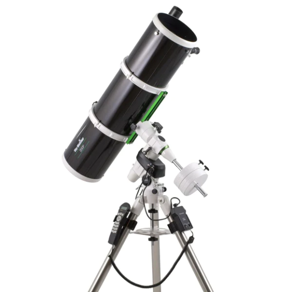 Pack SkyWatcher Newton 200/1000 BD SkyWatcher Telescope with NEQ5 PRO GOTO mount with customised introductory course