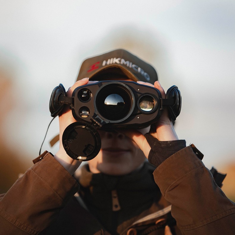 Jumelles de vision nocturne thermique... Jumelles de vision nocturne thermique...