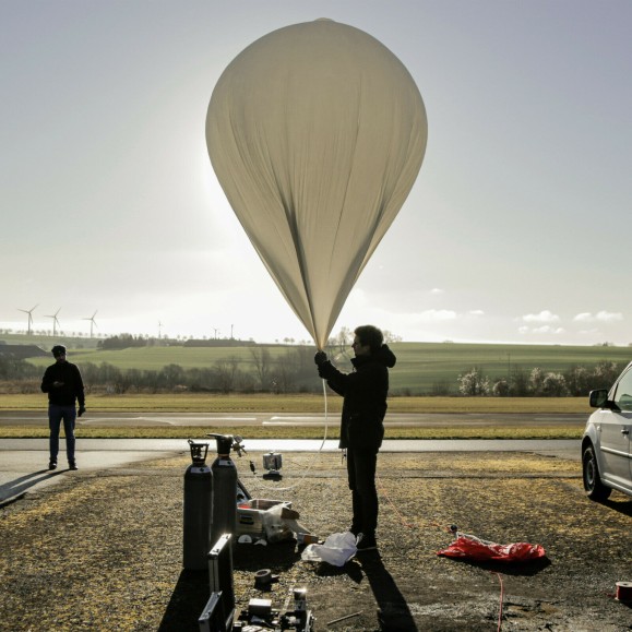 Grand kit de sonde pour ballon stratosphérique avec caméra spatiale, carte micro SD de 64 Go et enregistreur de données
