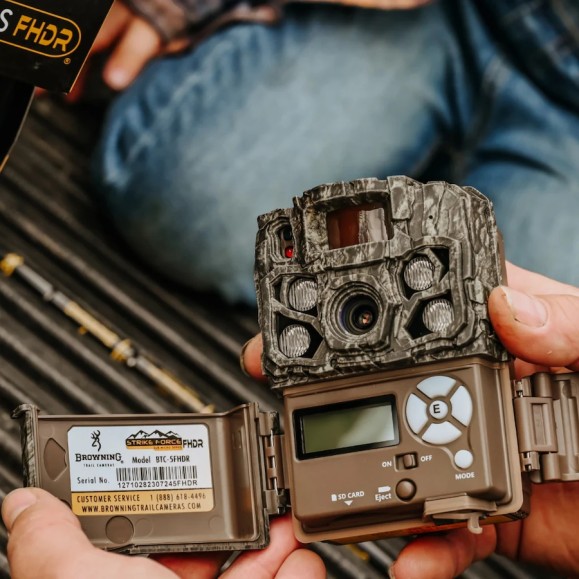 Caméra de piégeage Strike Force FHDR BROWNING FHDR